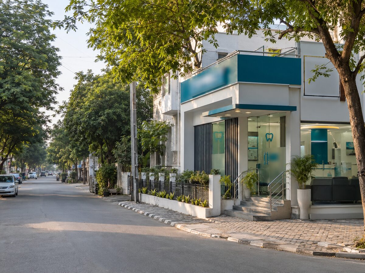 Dentist Near Jankipuram & IIM Road: Local Guide